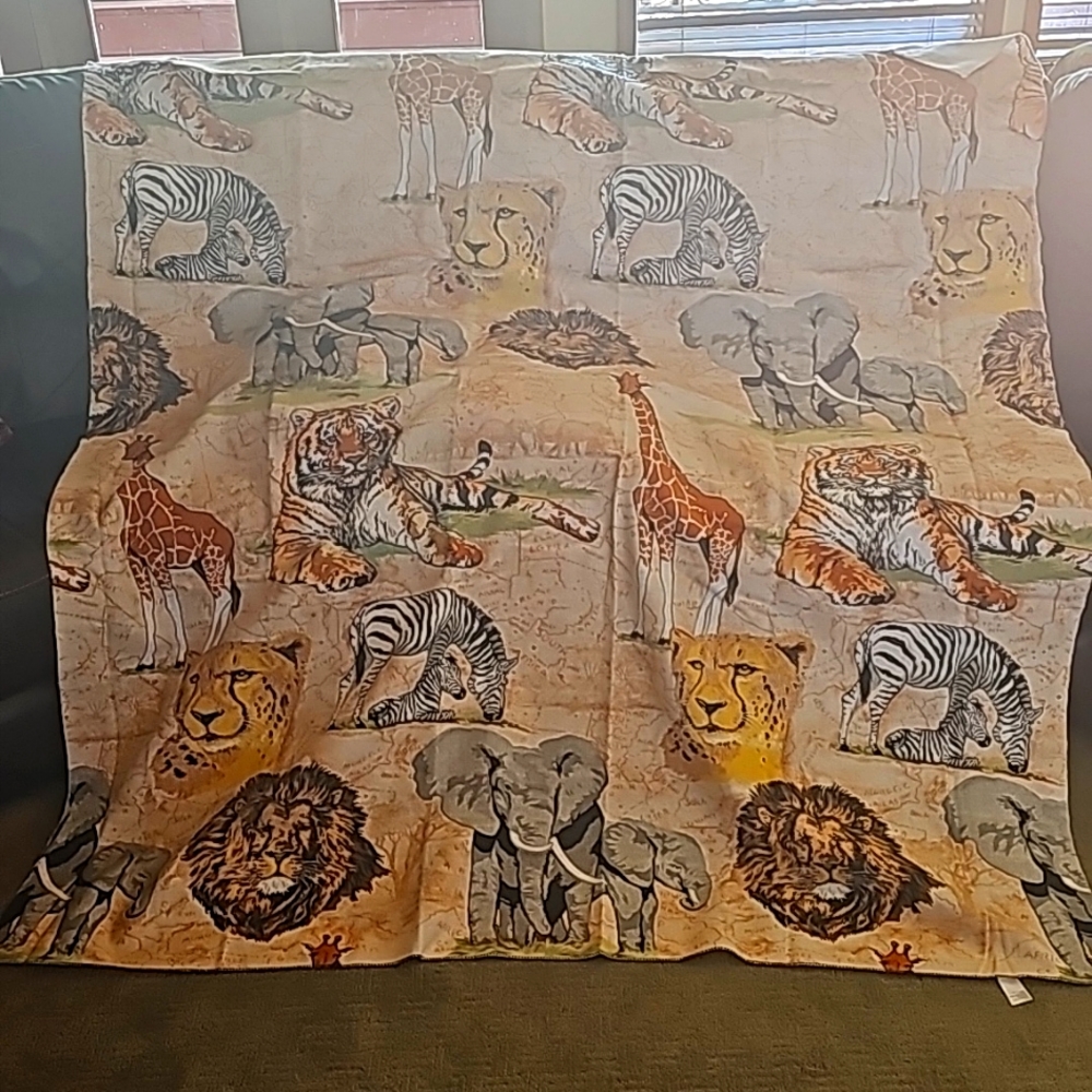 VTG NEW Owen  Safari African animals print cloth fabric6ft x 86-in Made in USA